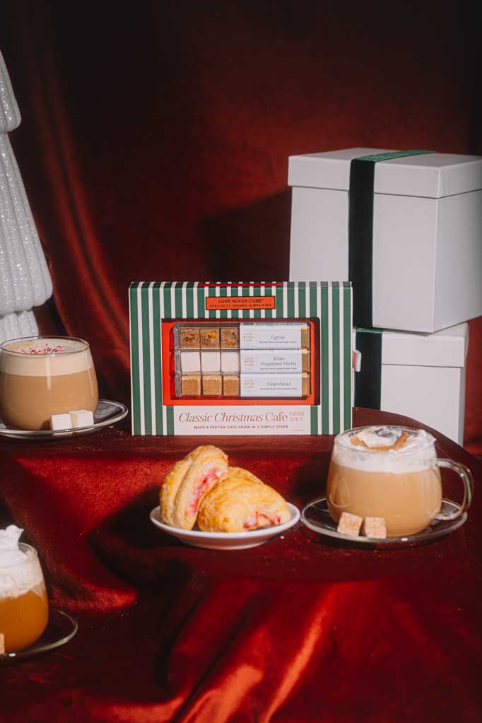 Classic Christmas Cafe Trio